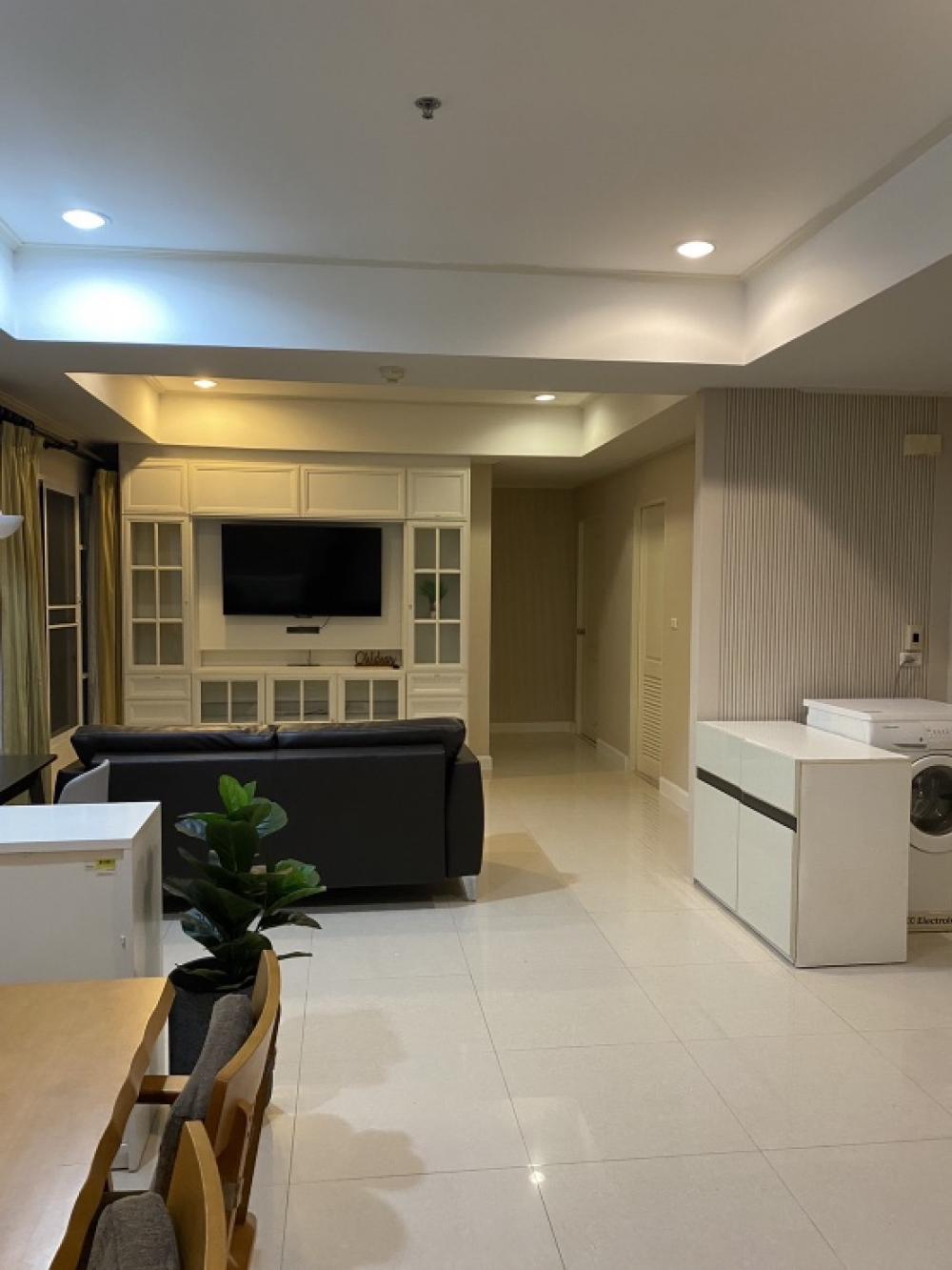 For RentCondoSukhumvit, Asoke, Thonglor : Condo for rent, size 85 sq m, spacious room, fully furnished, ready to move in, large kitchen, quiet condo, safe, not crowded.
