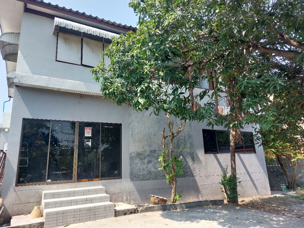 For RentHouseChokchai 4, Ladprao 71, Ladprao 48, : For rent, 2-story detached house, 110 sq m., Lat Phrao 80 Road, can pass out to Lat Phrao 64.