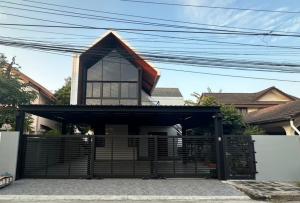 For RentHouseMin Buri, Romklao : Single house for rent in Sammakorn Ramkhamhaeng 112, beautifully decorated, air conditioned, fully furnished, has 3 bedrooms, 3 bathrooms, rental price 35,000 baht per month.