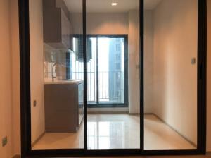 For SaleCondoRama9, Petchburi, RCA : Life Asoke Rama 9, the owner is in a hurry to sell, good price, room size 32 sq m, 1 bedroom, 1 bathroom, 21st floor, north side, price negotiable, if interested contact 098-8674969 / Line2566bc