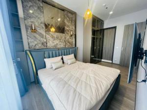 ให้เช่าคอนโดสาทร นราธิวาส : For Rent 2 bedrooms Rhythm Charoenkrung Pavillion Condo Near BTS Saphan Taksin Fully furnished Ready to move in