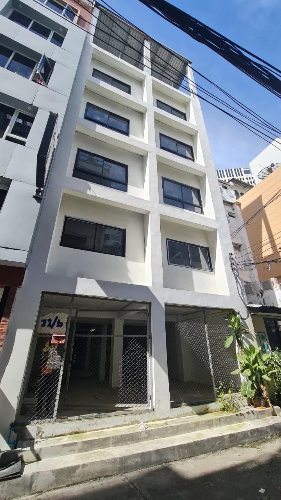 ให้เช่าโฮมออฟฟิศนานา : For Rent Home Office Townhouse 5 stories Near BTS Nana Ready to move in Rental 185,000 THB./Month