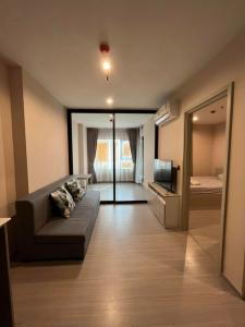 For RentCondoSamut Prakan,Samrong : CH0680 Condo for rent Aspire Erawan Prime, beautiful room, fully furnished, next to BTS Erawan 0 meters.