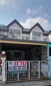 For SaleTownhouseSamut Prakan,Samrong : Cheap townhouse for sale, 2 floors, 2 beds, 2 baths, Sap Mankong Village, Phase 2 (Soi 5), Bang Bo, special price 1,390,000 baht.