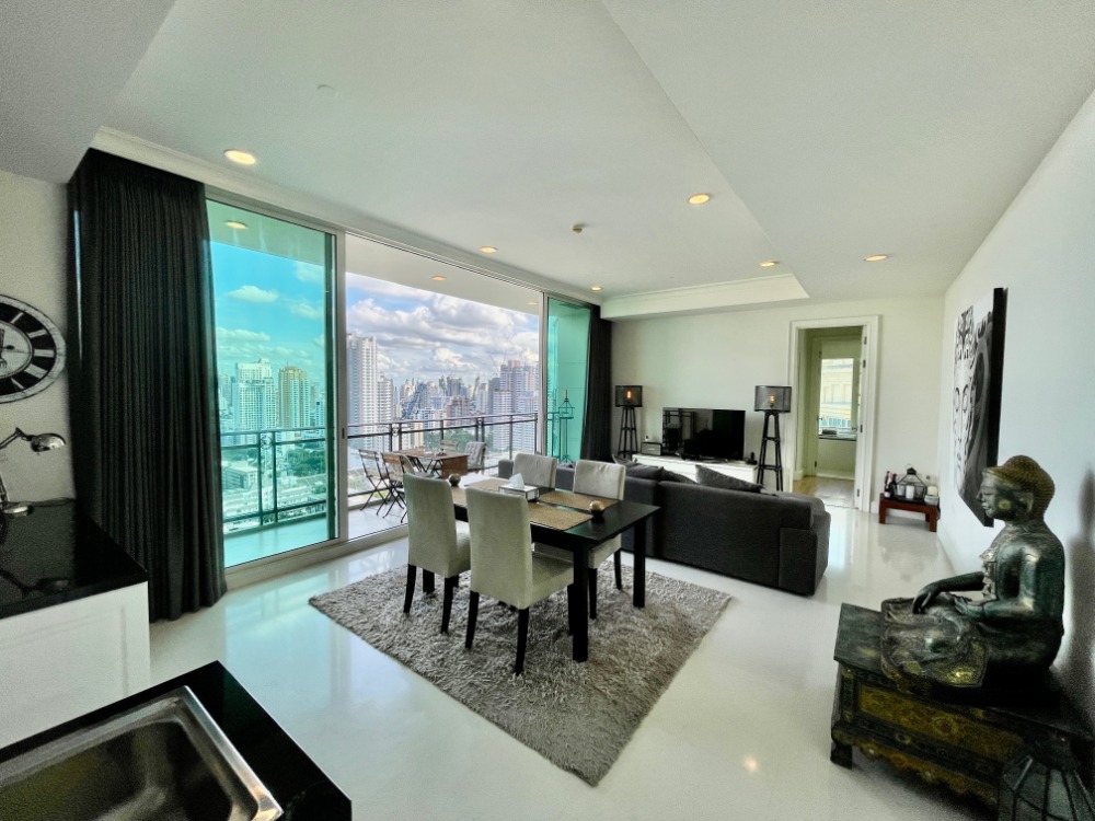 For SaleCondoSukhumvit, Asoke, Thonglor : ROYCE PRIVATE RESIDENCES : 2 BR, 112 qm, private elevator, big balcony 27th floor, facing east SALE 25.55 million THB