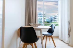 ให้เช่าคอนโดสุขุมวิท อโศก ทองหล่อ : For Rent 2 bedrooms 39 Suite Condo Near BTS Phrom Phong Fully furnished Ready to move in Rental 34,999 THB./Month