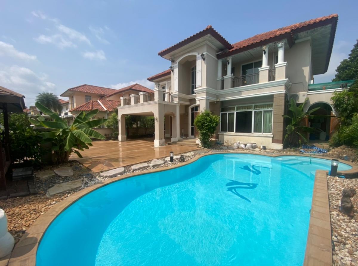 For SaleHousePinklao, Charansanitwong : Single house for sale, Chuan Chuen Regent project, has swimming pool, located before Food Villa Ratchaphruek.