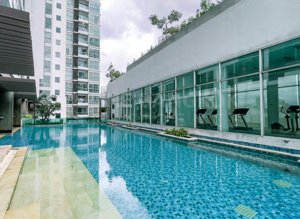 For SaleCondoSapankwai,Jatujak : Urgent sale! Ideo Mix Phaholyothin/BTS Saphan Khwai, good condo, convenient, next to the BTS, 0 meters, less than 4 million!! Walk into the building without getting wet in the rain. Very nice. If interested, contact 0876358339 K. Nang.