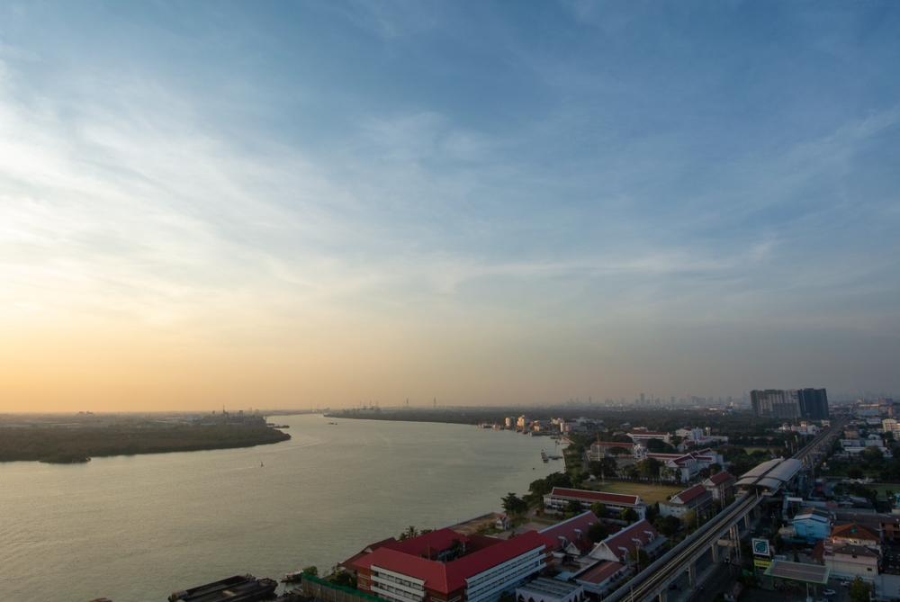 For SaleCondoSamut Prakan,Samrong : sell!! Room size 31 sq m, 22nd floor, view of the Chao Phraya River curve and city view. The room is decorated with Japanese Modern style furniture.