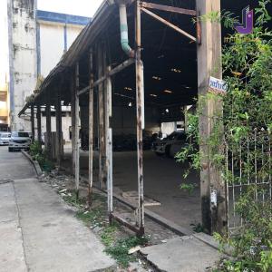 For RentWarehouseSukhumvit, Asoke, Thonglor : Warehouse for rent, size 26x16 meters, Sukhumvit Road 105 (near BTS Pu Chao & Samrong) Parking for 20 cars 📌Property code JJ-H164📌