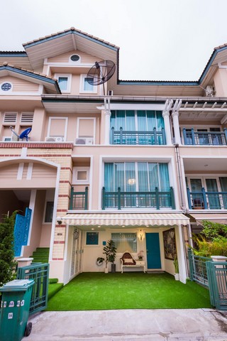 For RentTownhouseYothinpattana,CDC : HR1521 4-story townhome for rent, Soi Pradit Manutham 19, near Central Eastville. Luxuriously decorated, ready to move in