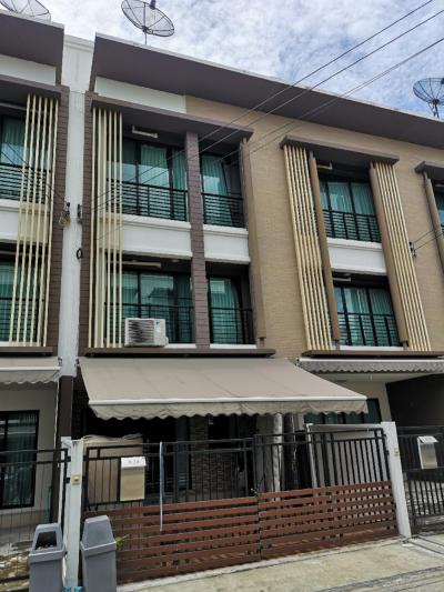 For SaleTownhouseThaphra, Talat Phlu, Wutthakat : Townhome for sale with tenant, Baan Klang Muang, Kalapapruek, Soi Kamnanman