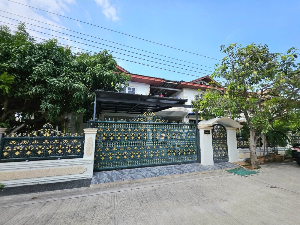For SaleHouseRathburana, Suksawat : 2 houses next to each other, Sap Sombun Village, Pracha Uthit 74/1 122.4 square wah, beautiful, ready to move in ‼️