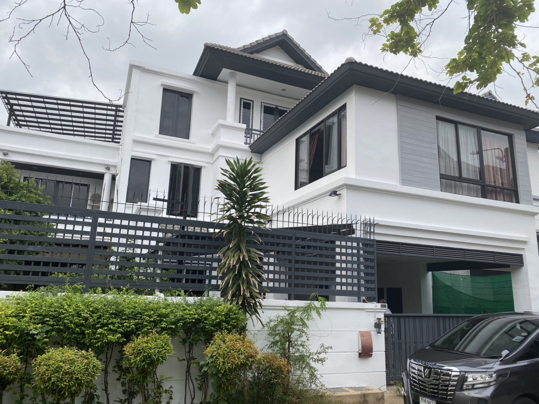 For RentHouseYothinpattana,CDC : Single house for rent, Suthisan, Huai Khwang, 5 bedrooms, corner plot, near MRT Suthisan 2 km.