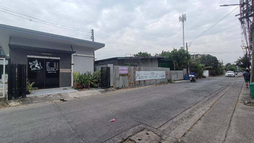For SaleLandNawamin, Ramindra : Land for sale near Don Mueang Airport, Soi Sai Mai 6, next to the road, 150 sq w.