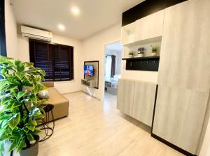 For RentCondoChiang Mai : Escent ville condo for rent, 1 Bedroom Pool view
