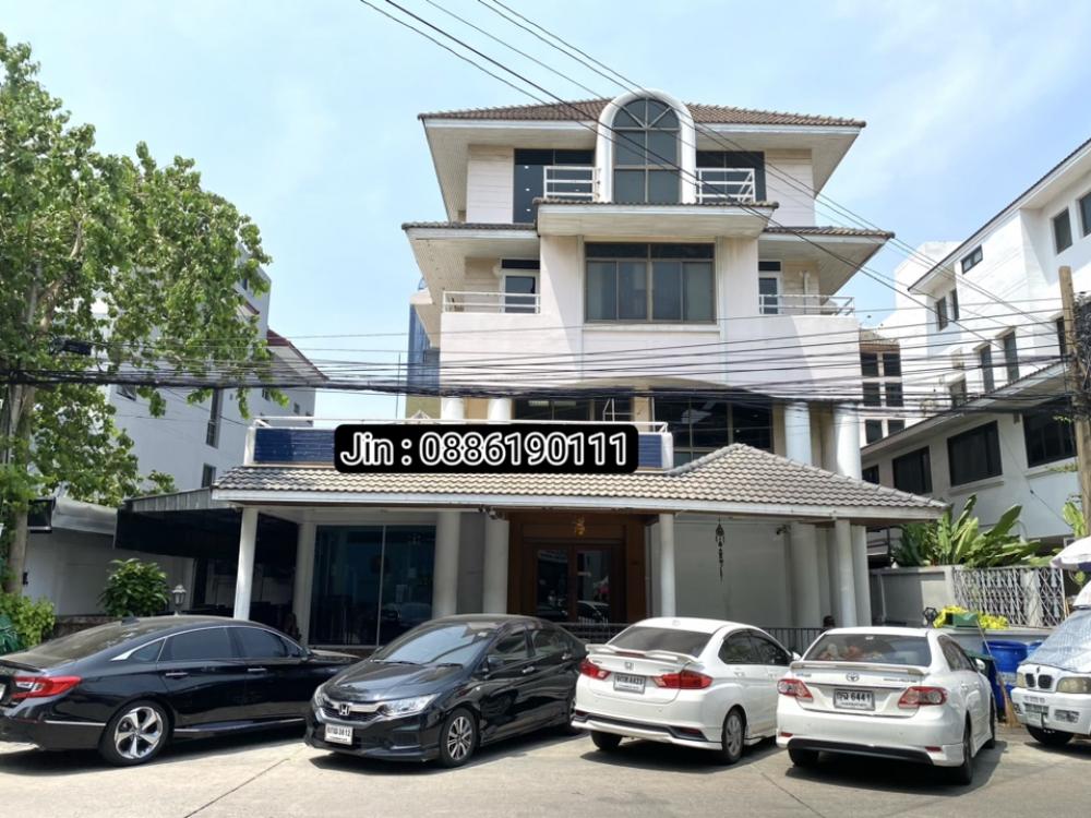 For RentHome OfficeRamkhamhaeng, Hua Mak : Home Office Town in Town for RENT!!!