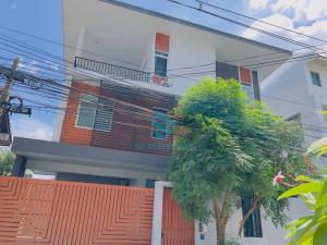 For RentHouseBang Sue, Wong Sawang, Tao Pun : For sale/rent, 3-story detached house, size 42 sq m., suitable for home office, residential house, office, location Prachachuen, Prachanukul Ratchada-Wong Sawang intersection, MRT Tao Poon.