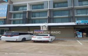For RentShophousePathum Thani,Rangsit, Thammasat : Commercial building, 4 floors, 3 units, beautifully decorated, good location, for rent in Rangsit-Pathum Thani area, near The Nine Center Tiwanon, only 3.7 km.