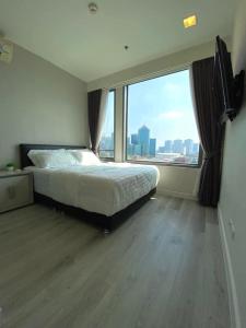 For SaleCondoKasetsart, Ratchayothin : Luxurious condo for sale in the heart of the city, beautiful built-ins, fully furnished, ready to move in. Ratchadaphisek area