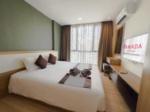 ให้เช่าคอนโดสุขุมวิท อโศก ทองหล่อ : Ramada Ten Ekkamai hotel for rent 1 bed 1 bath 39 sqm. BTS Thong lo