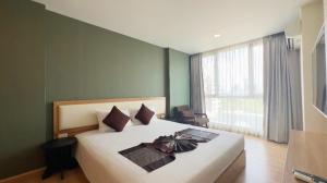 ให้เช่าคอนโดสุขุมวิท อโศก ทองหล่อ : Ramada Ten Ekkamai hotel for rent 1 bed 1 bath 50 sqm. BTS Thong lo