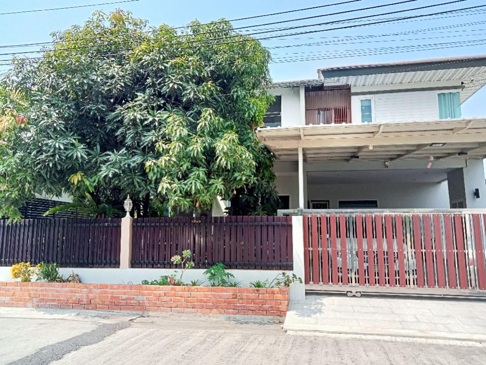For SaleHouseBang kae, Phetkasem : Single house for sale, the idol 1 project, along Khlong Thawi Watthana, Lak Song Subdistrict, Bang Khae District, good condition, ready to move in, add on piles. Strong and solid structure, beautiful house 63 sq m.