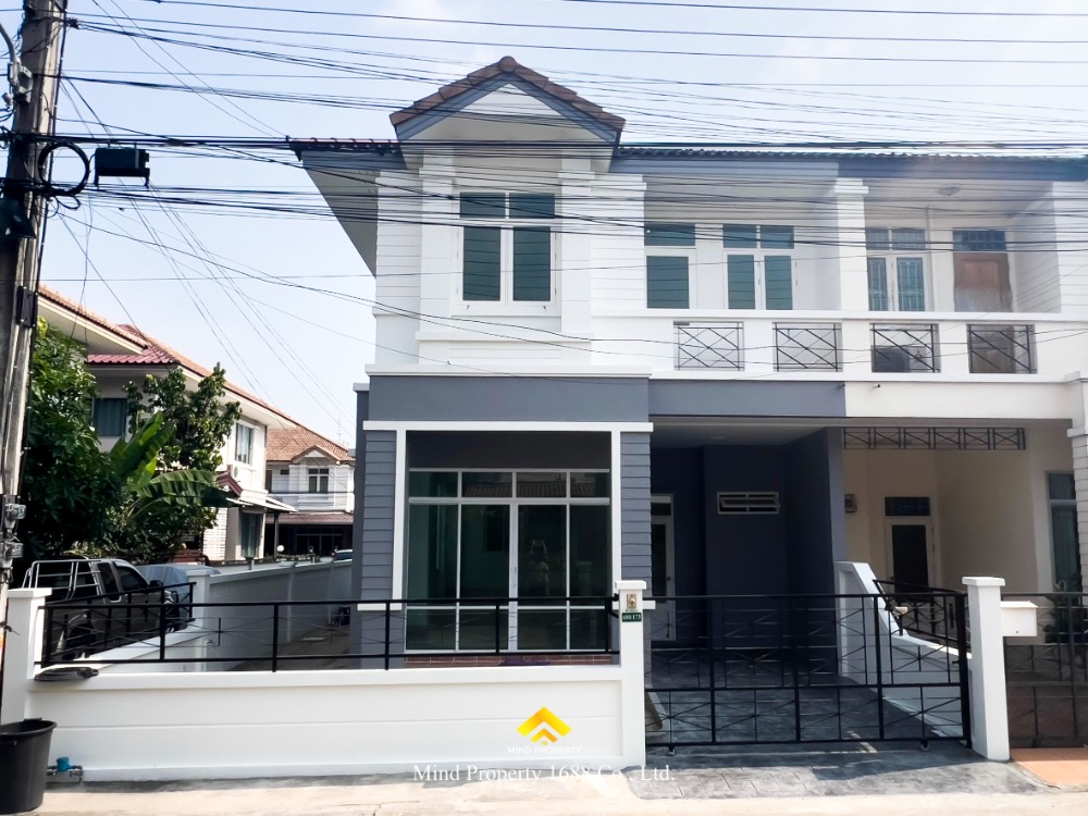For SaleTownhouseNawamin, Ramindra : Townhouse on the edge of Ruenrudee Village 5, completely renovated. Close to amenities such as department stores, markets, schools, hospitals.