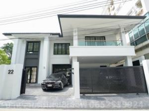 For SaleHouseChokchai 4, Ladprao 71, Ladprao 48, : 2-storey luxury house for sale Area 98 square meters Usable area 500 square meters, Nakniwat Road, Lat Phrao, Bangkok