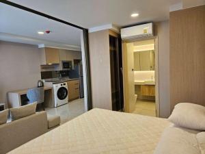 For RentCondoSukhumvit, Asoke, Thonglor : For rent: Walden Asoke, 33 sq m., fully furnished, 1 bedroom, new room, never rented out, 25,000 baht per month.