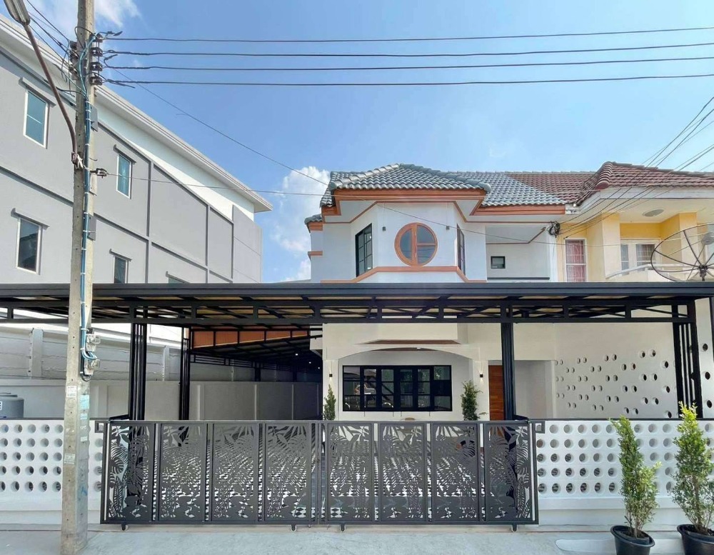 For SaleTownhouseKasetsart, Ratchayothin : Corner townhouse for sale in First Home Village. Soi Ruammit Phatthana, Intersection 7, Bang Khen, Watcharaphon, Sukhaphiban 5, Tha Raeng, Rattanakosin School Plearnary Mall Lat Phrao Land Office, Huamum Market, Chalong Rat Special