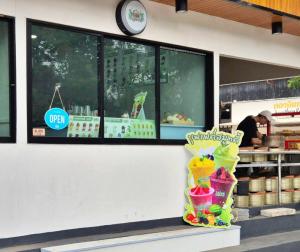 For LeaseholdRetailKasetsart, Ratchayothin : Cheap sale, fruit smoothie shop, Bang Khen, opposite Kasetsart University, in the Home Village Kaset project, there are a lot of student dormitories.