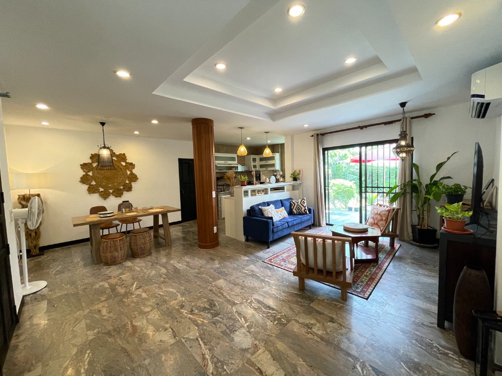 For RentHouseWitthayu, Chidlom, Langsuan, Ploenchit : Beautiful house, decorated and ready to move in. Just 5-10 minutes walk from Central World, fully furnished.