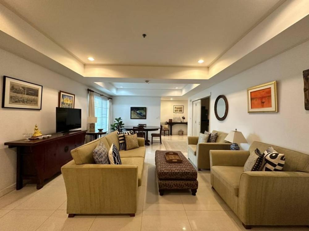 For RentCondoSukhumvit, Asoke, Thonglor : Beautiful 3 bedroom unit for rent on soi Sukhumvit 36 (pool view)