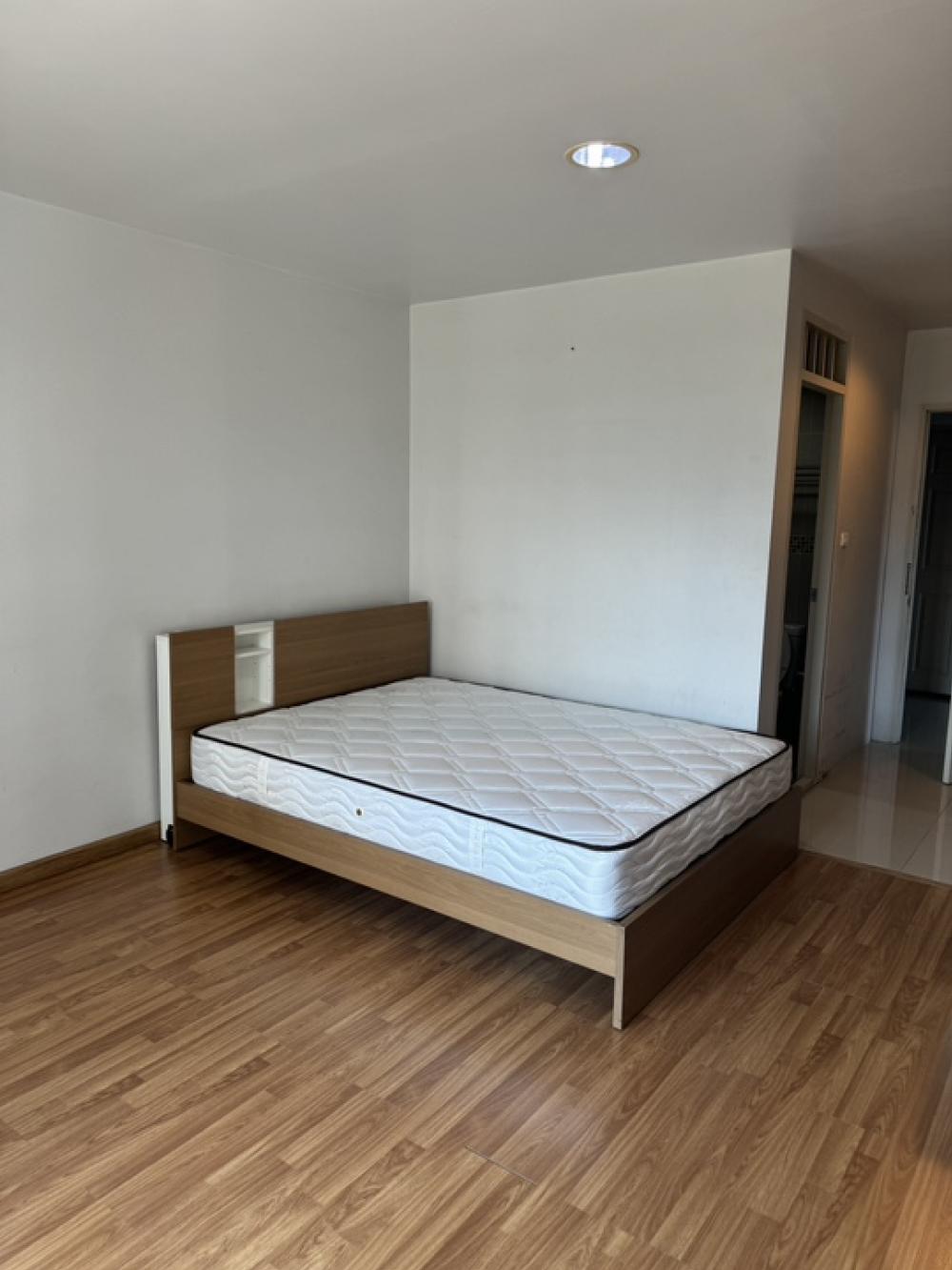 For RentCondoLadprao101, Happy Land, The Mall Bang Kapi : For rent ANNA condo Lat Phrao 101 - Pho Kaeo 3, fully furnished. There is a washing machine.