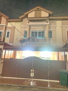 For RentTownhouseChaengwatana, Muangthong : 2 and a half storey house for rent, Soi Samakkhi 58/1 Near Buakhwan Temple Ngamwongwan Expressway