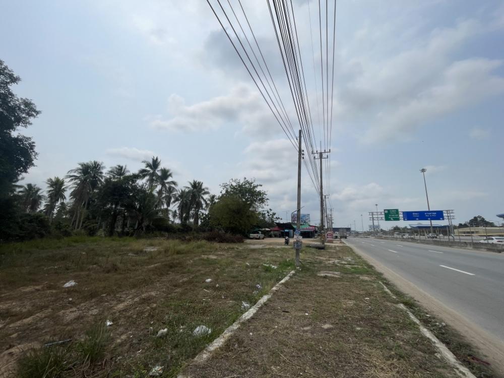 For SaleLandPattaya, Bangsaen, Chonburi : Land for sale next to the road