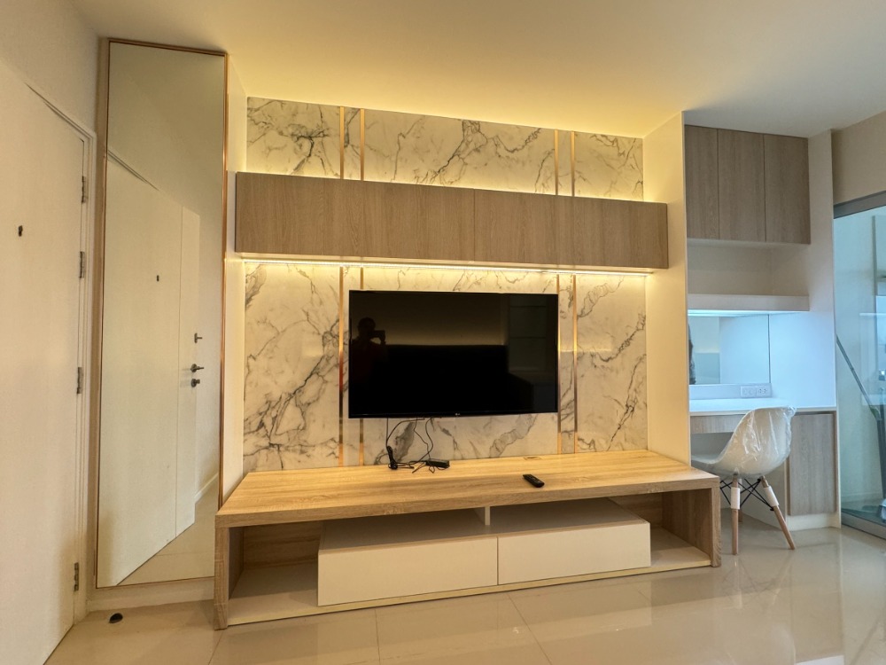 For RentCondoOnnut, Udomsuk : The garden view room is very beautiful. Fully decorated with built-in furniture, very beautiful. Rent 1 bedroom, 1 bathroom, Aspire Sukhumvit 48.