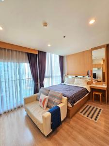 For RentCondoRatchadapisek, Huaikwang, Suttisan : 📣Rent with us and get 500 baht! Beautiful room, good price, very livable. Talk to us quickly!! Noble Revolve Ratchada MEBK14968