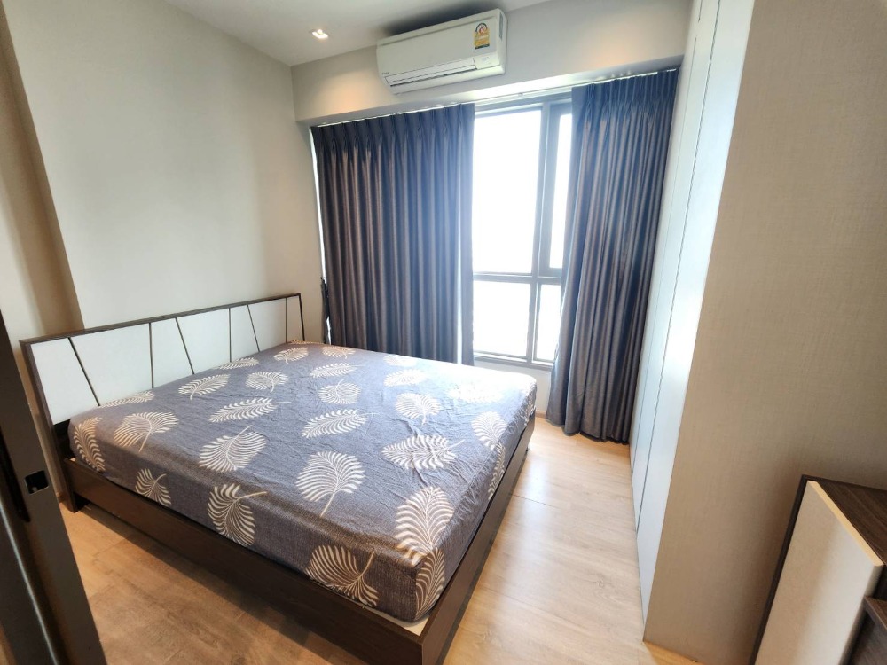 For RentCondoThaphra, Talat Phlu, Wutthakat : Condo for rent, Whizdom Station Ratchada Thapra, next to BTS Talat Phlu, 50 meters, with furniture + washing machine, only 12,00 baht.
