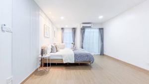 For SaleCondoBangna, Bearing, Lasalle : 🚅💎💎Big discount, 2 bedrooms, 2 bathrooms, priced like 1 bedroom, must be here, Regent Home 7/2, condo close to the BTS and expressway, Bangna area.