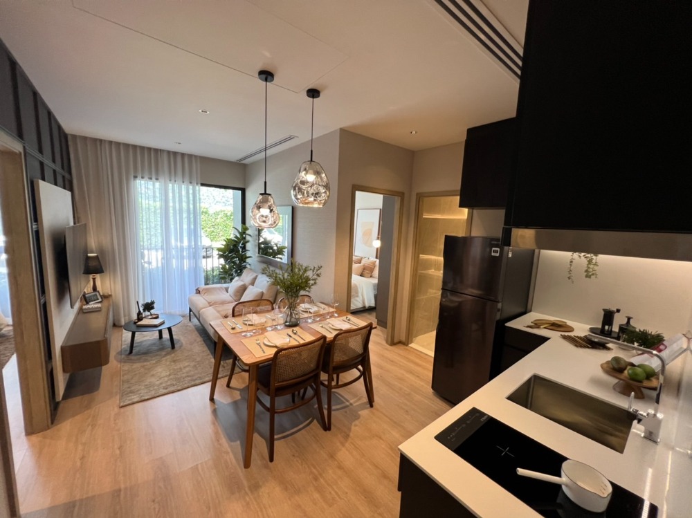 Sale DownCondoRama9, Petchburi, RCA : For sale NUE District R9 by Noble 2 bedrooms, 2 bathrooms, near Central Rama 9. and MRT Rama 9, convenient travel, location in the heart of the city, Spacious room