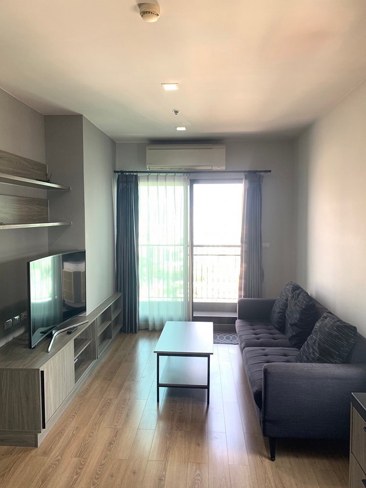 For RentCondoLadprao, Central Ladprao : CHNML102  Chapter One Midtown Lat Phrao 24, 19th floor. City view, 60 sq m., 2 bedrooms, 2 bathrooms, 25,000 baht. 099-251-6615