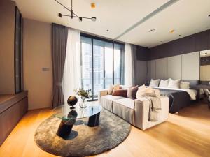 For SaleCondoSukhumvit, Asoke, Thonglor : Condo for sale BEATNIQ Sukhumvit 32, 1 bedroom, 43 sqm., 15th fl, excellent condition, elegantly decorated, near BTS Thonglor.