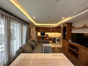 For RentCondoSilom, Saladaeng, Bangrak : For Rent : Spacious 1 bedroom with large balcony at Silom Park View near BTS Saladaeng Ref. A15240302