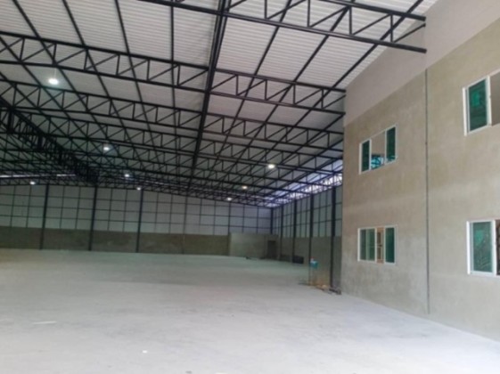For RentWarehouseBangna, Bearing, Lasalle : Tel. 081-632-0632 Warehouse for rent (newly built), Bangna Trat Road - Km. 5, not deep into the alley, warehouse with office, area 1,000 square meters, very good location, can enter and exit in many ways, 40 foot trailer can enter and exit. convenient