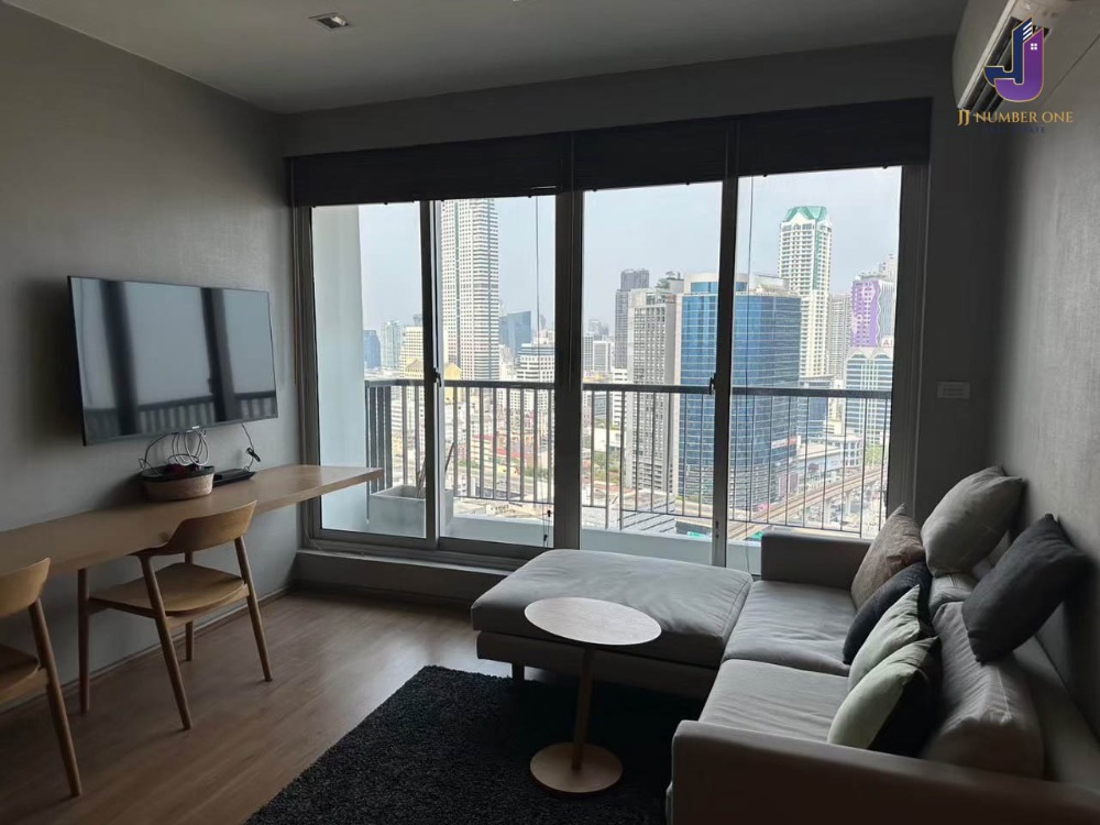 For RentCondoSathorn, Narathiwat : Condo for rent, Rhythm Sathorn, fully furnished condo, 1 bedroom, 1 bathroom, room size 50 sq m, 24th floor, near BTS Saphan Taksin 📌 Property code JJ-RC149 📌