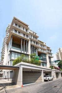 For RentTownhouseSukhumvit, Asoke, Thonglor : 749 Residences: 4 bed 5 bath 40.40sqwah 467.5sqm. 300,000 Fully Furnished Am: 0656199198