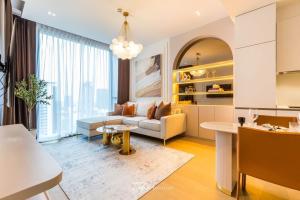 For RentCondoSukhumvit, Asoke, Thonglor : The Strand Thonglor - Beautifully furnished one bed / Prime central location / Thonglor road