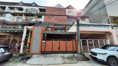 For RentTownhousePattanakan, Srinakarin : Townhome for rent, Baan Warathorn Ville, Phatthanakan 44, 300 sq m., 31 sq w, 5 bedrooms, 4 bathrooms
